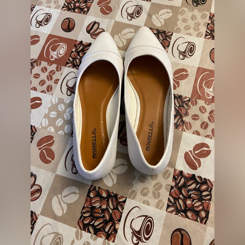 All White Marabella Pointed toe Size 7 Flat Shoe